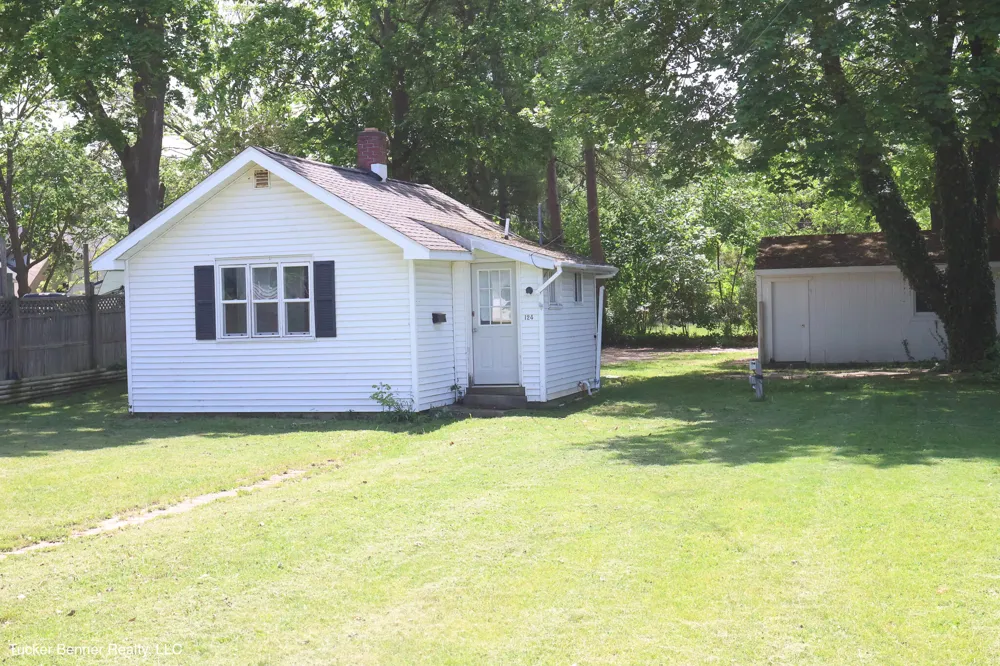 124 W Sheridan Street Fremont City, MI 49412