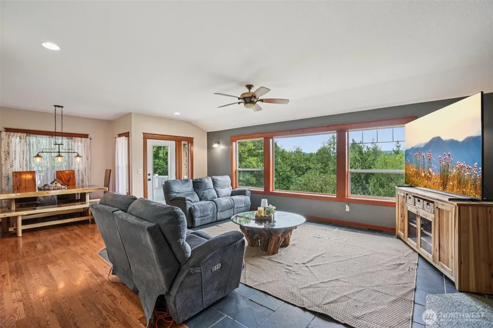 14900 NE Critter Hill Drive Amboy, WA 98601