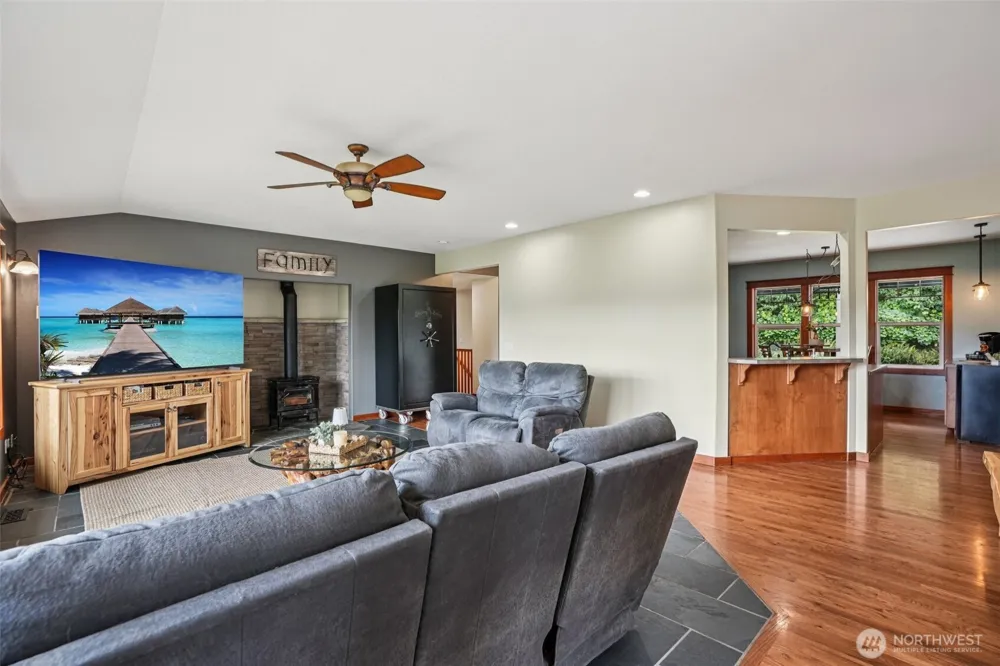 14900 NE Critter Hill Drive Amboy, WA 98601