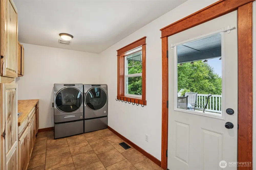 14900 NE Critter Hill Drive Amboy, WA 98601