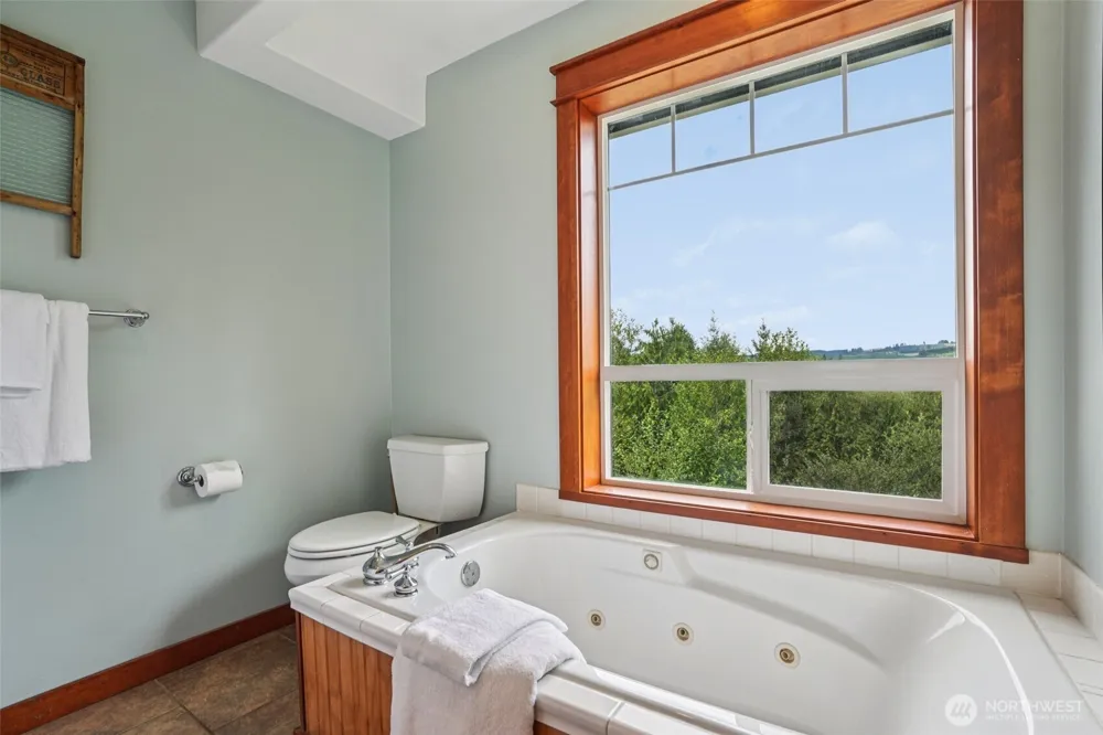 14900 NE Critter Hill Drive Amboy, WA 98601