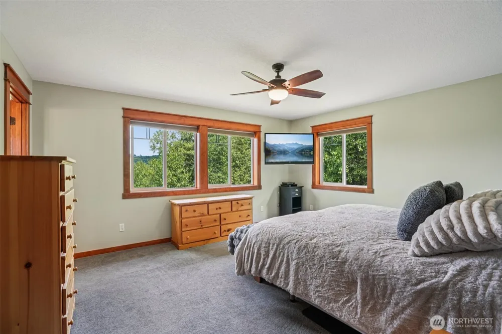 14900 NE Critter Hill Drive Amboy, WA 98601