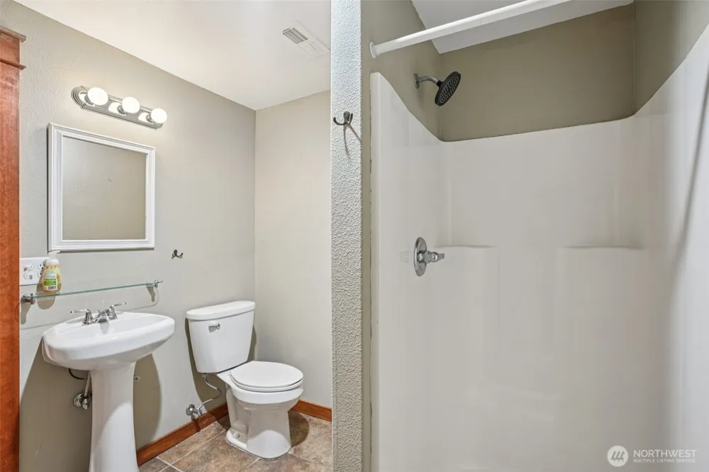 14900 NE Critter Hill Drive Amboy, WA 98601