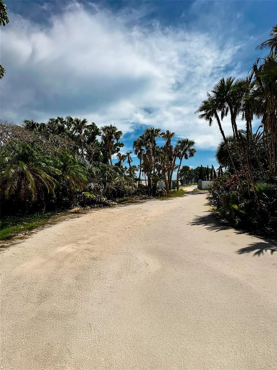 7825 SANDERLING ROAD Sarasota, FL 34242