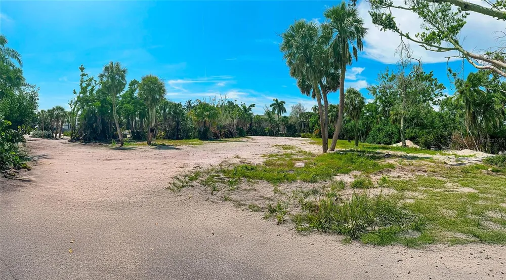 7825 SANDERLING ROAD Sarasota, FL 34242