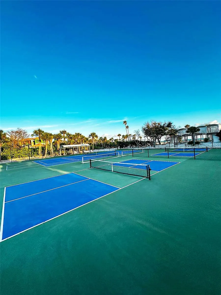 7825 SANDERLING ROAD Sarasota, FL 34242