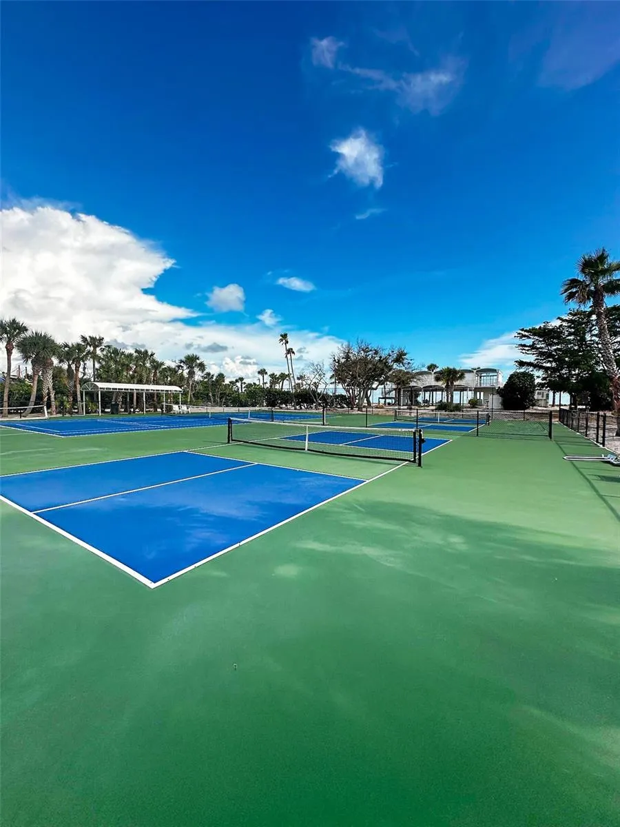 7825 SANDERLING ROAD Sarasota, FL 34242