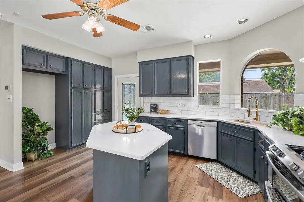 1133 Helen Drive Deer Park, TX 77536