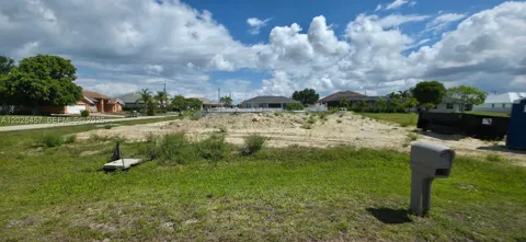 1809 NW 37th PL