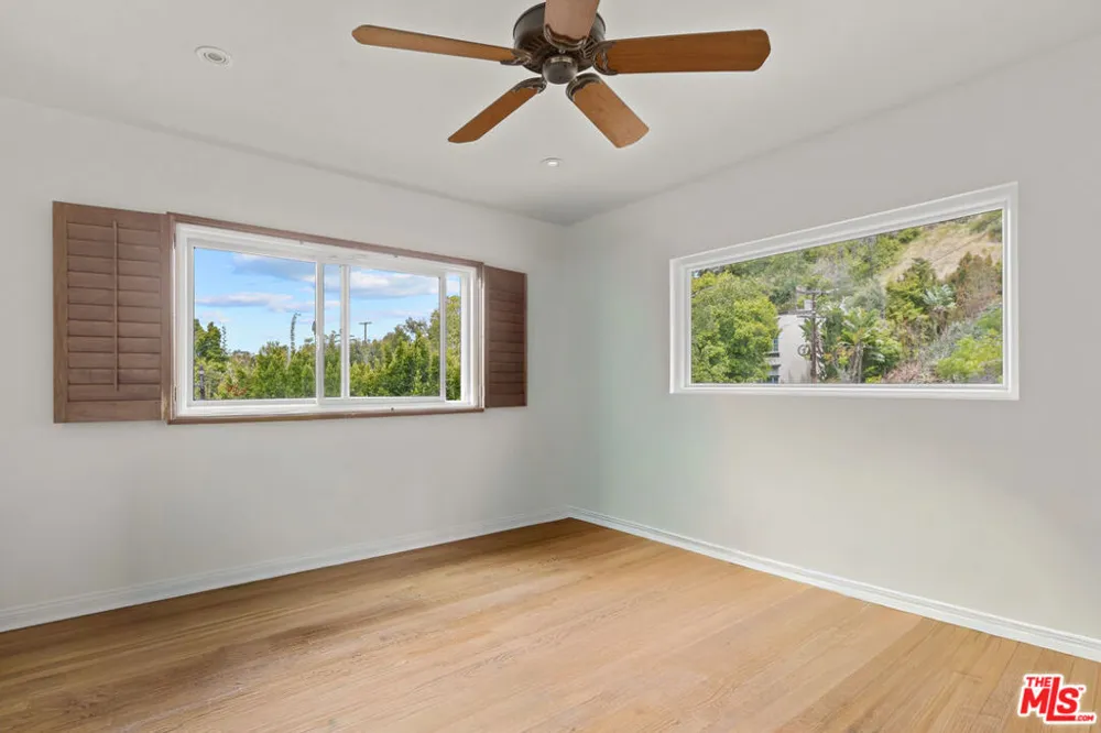 2695 La Cuesta Drive Los Angeles, CA 90046