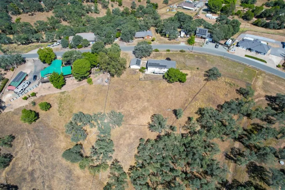 7242 Da Lee Road Valley Springs, CA 95252
