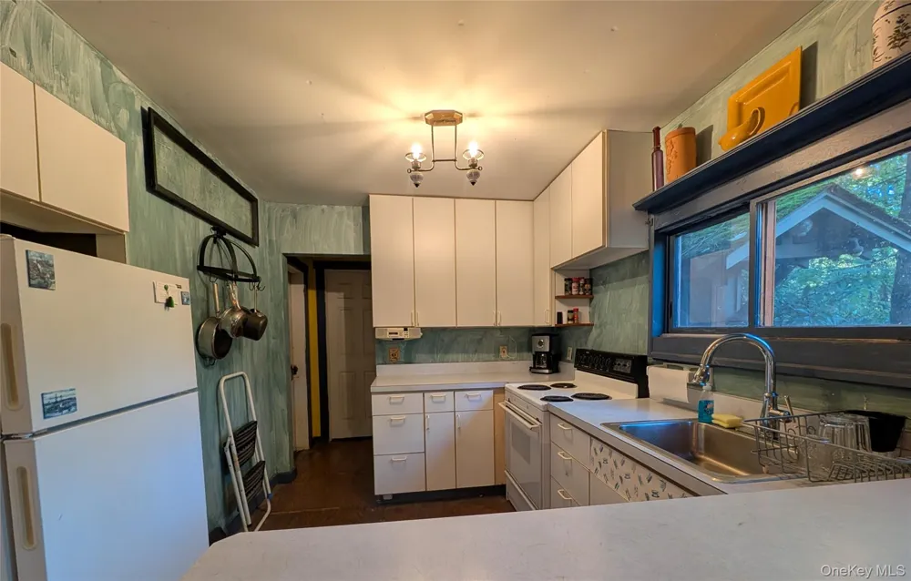 628 Lake Shore Drive Smallwood, NY 12778