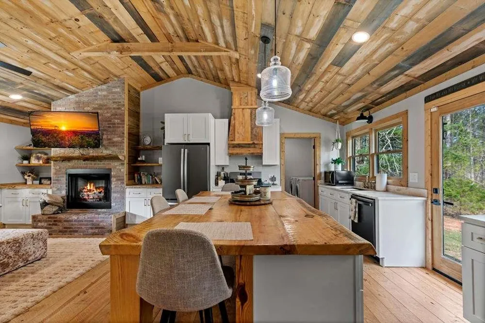 384 Maxwell Road Blue Ridge, GA 30513