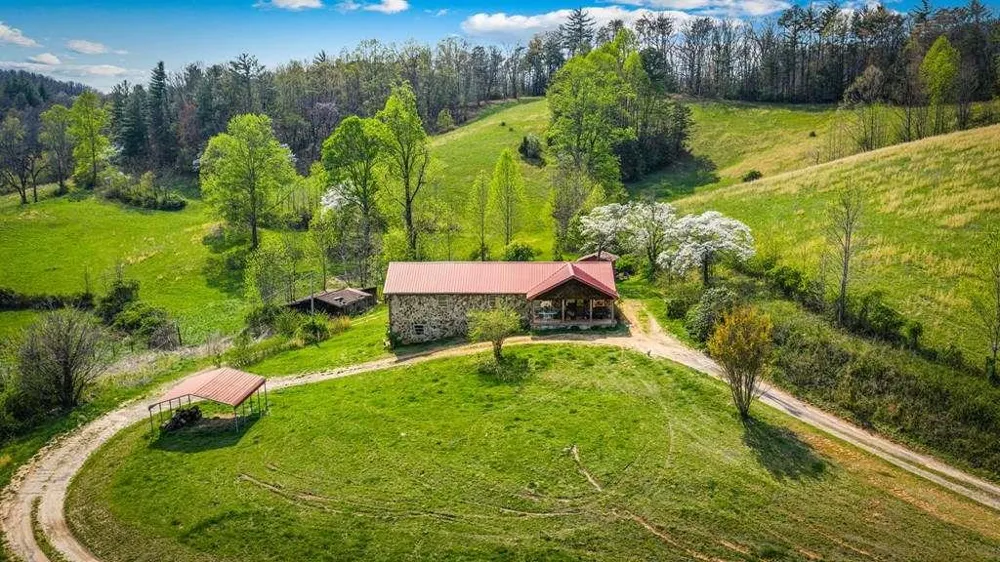 384 Maxwell Road Blue Ridge, GA 30513