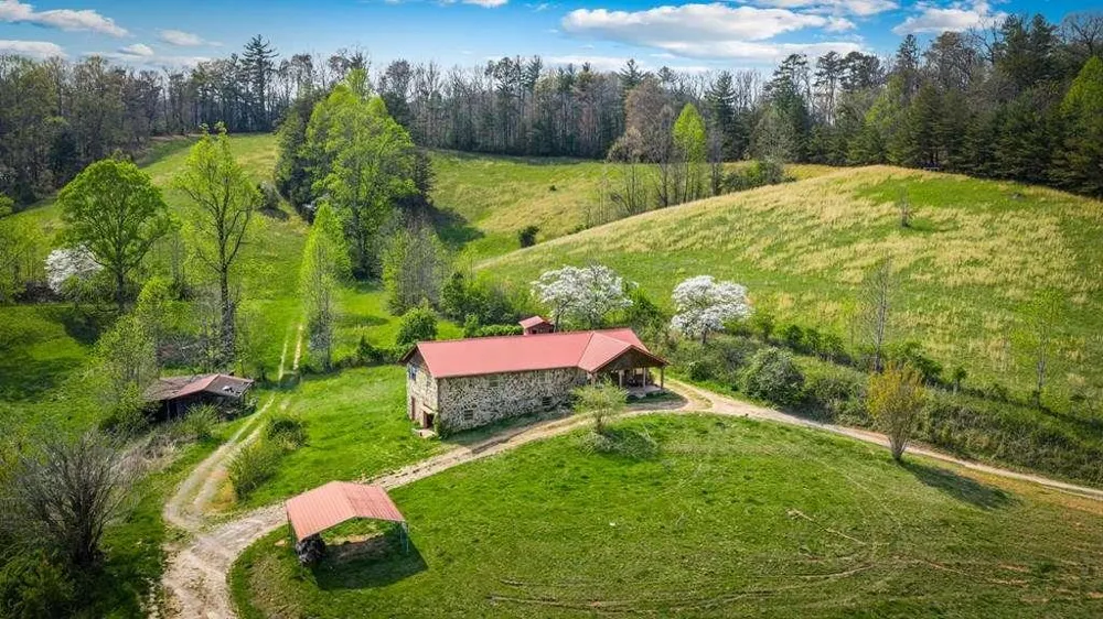 384 Maxwell Road Blue Ridge, GA 30513