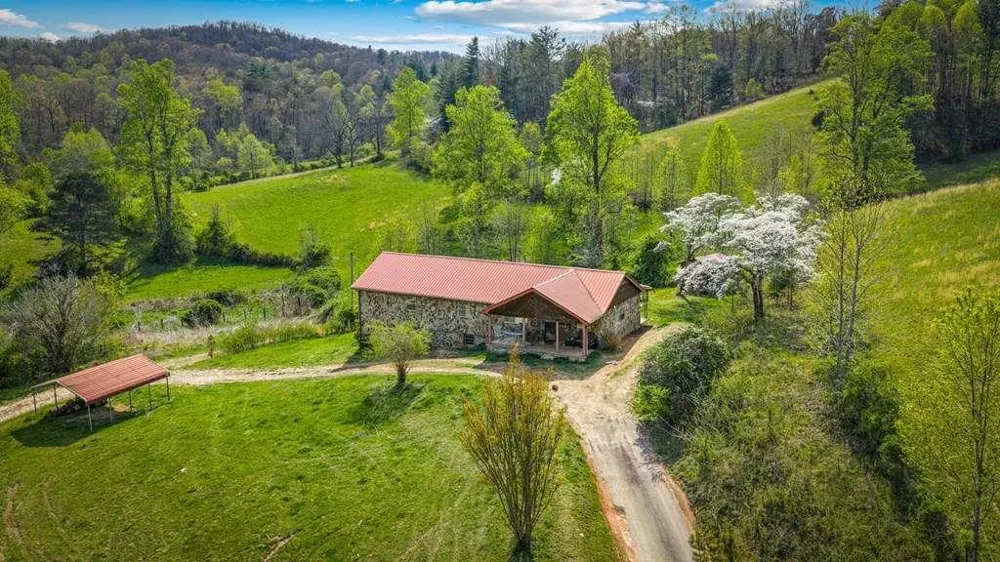 384 Maxwell Road Blue Ridge, GA 30513