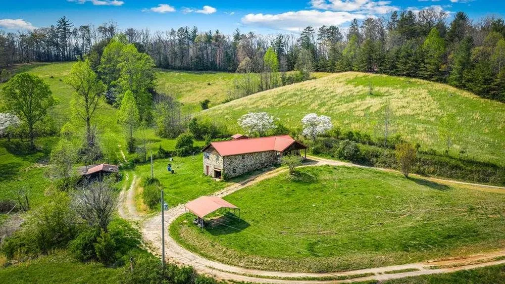 384 Maxwell Road Blue Ridge, GA 30513