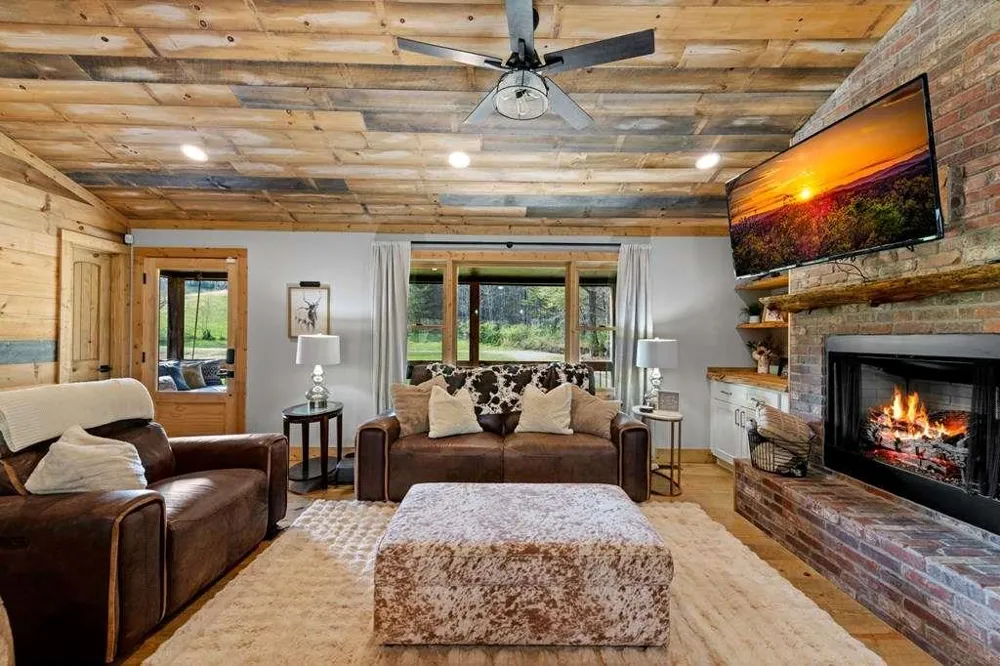 384 Maxwell Road Blue Ridge, GA 30513