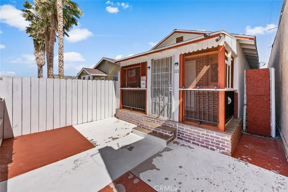 117 W Pillsbury Street Lancaster, CA 93534