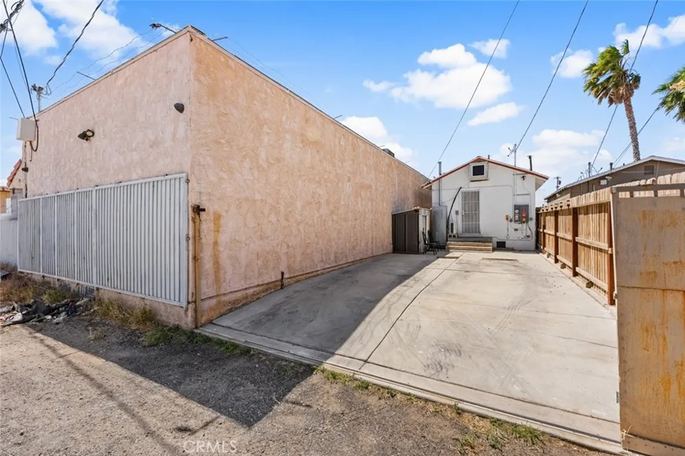 117 W Pillsbury Street Lancaster, CA 93534