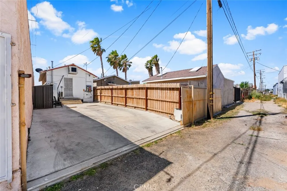 117 W Pillsbury Street Lancaster, CA 93534