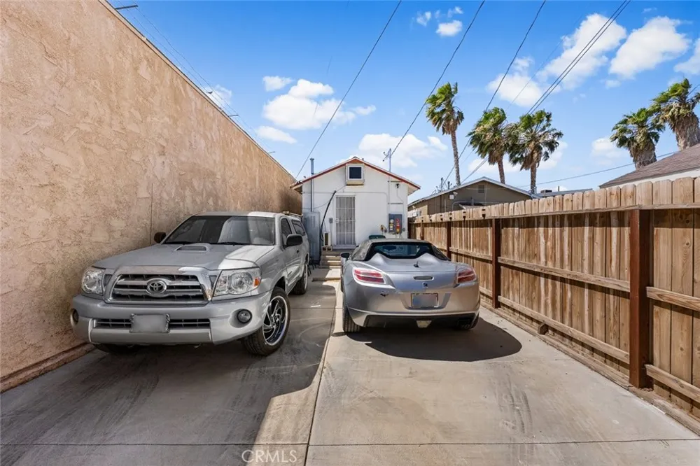 117 W Pillsbury Street Lancaster, CA 93534