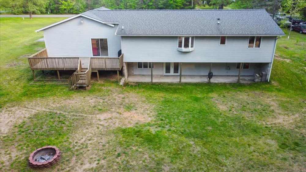 20200 W Lake Montcalm Road Howard City, MI 49329
