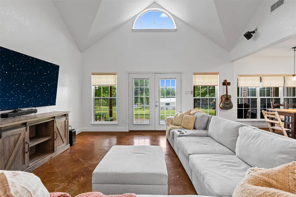 152 Black Hawk Lane Gilmer, TX 75645
