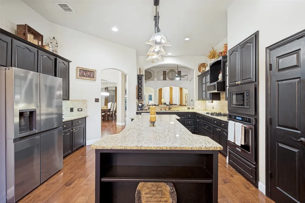 730 Peninsula Bend Shady Shores, TX 76208