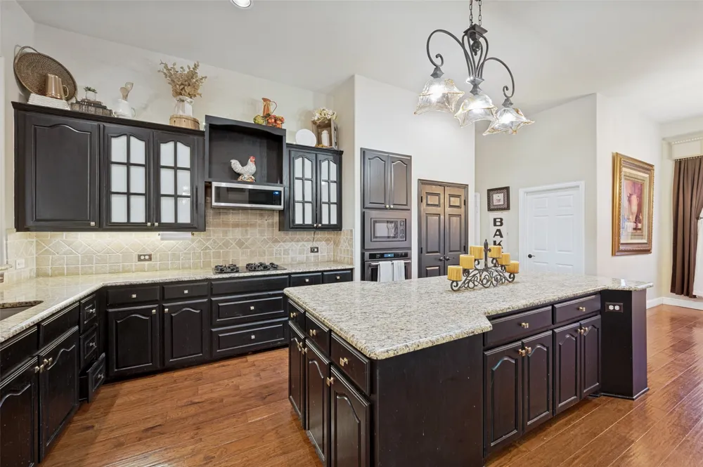 730 Peninsula Bend Shady Shores, TX 76208