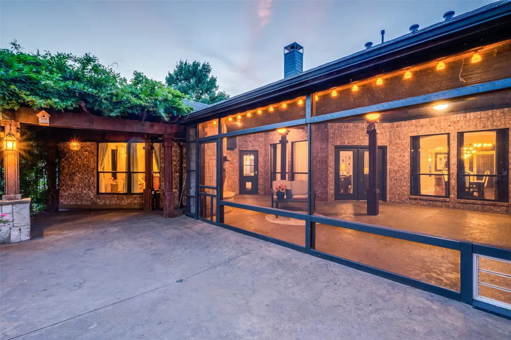730 Peninsula Bend Shady Shores, TX 76208