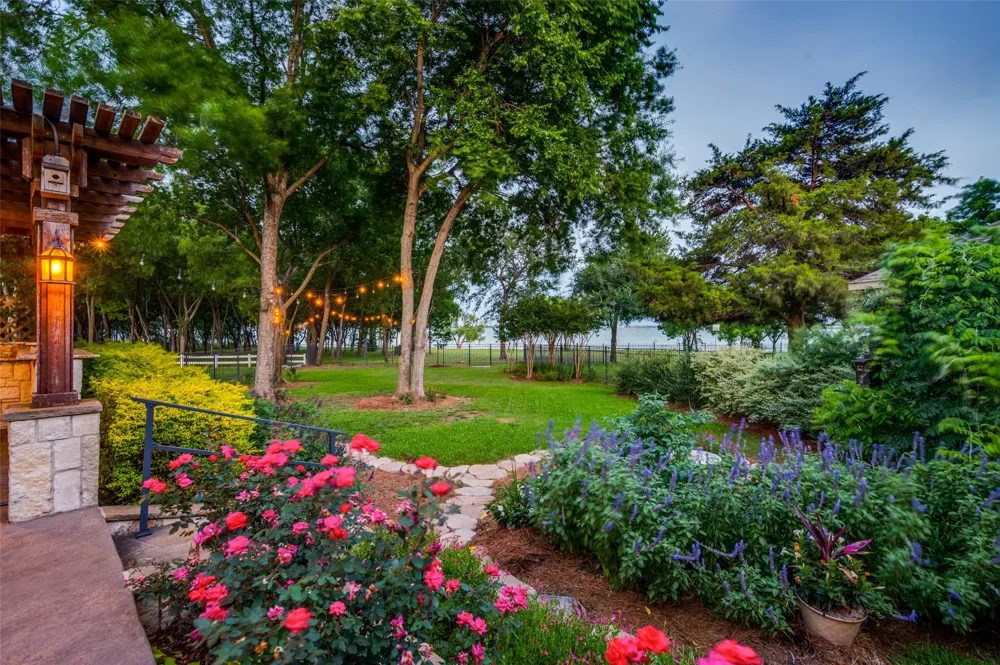 730 Peninsula Bend Shady Shores, TX 76208