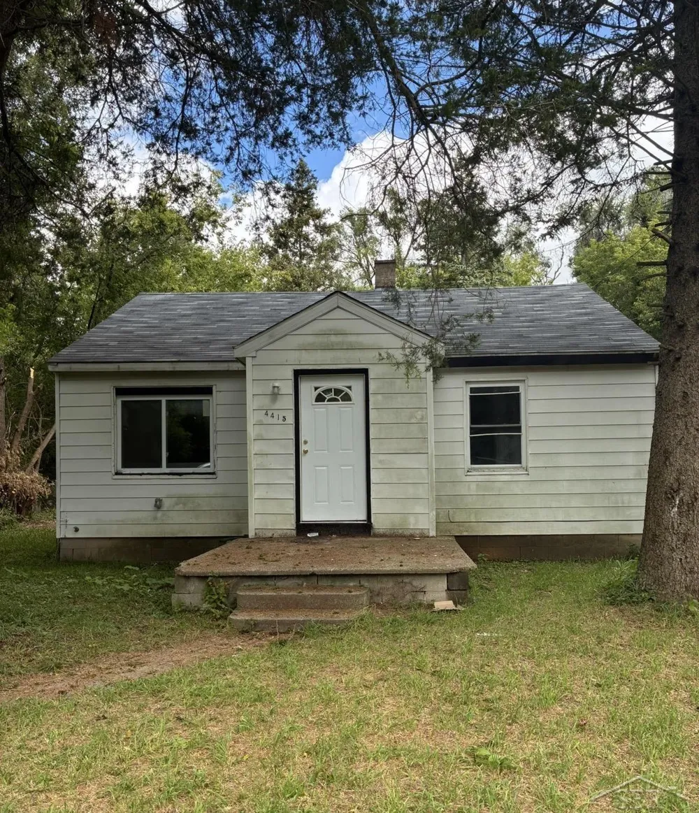 4415 Hiland Street Buena Vista Charter Township, MI 48601