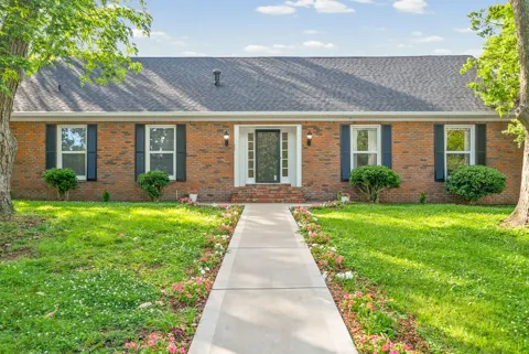 635 Country Club Ln