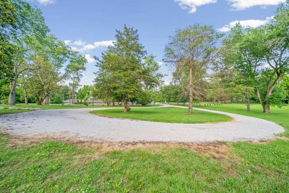 635 Country Club Ln Hopkinsville, KY 42240