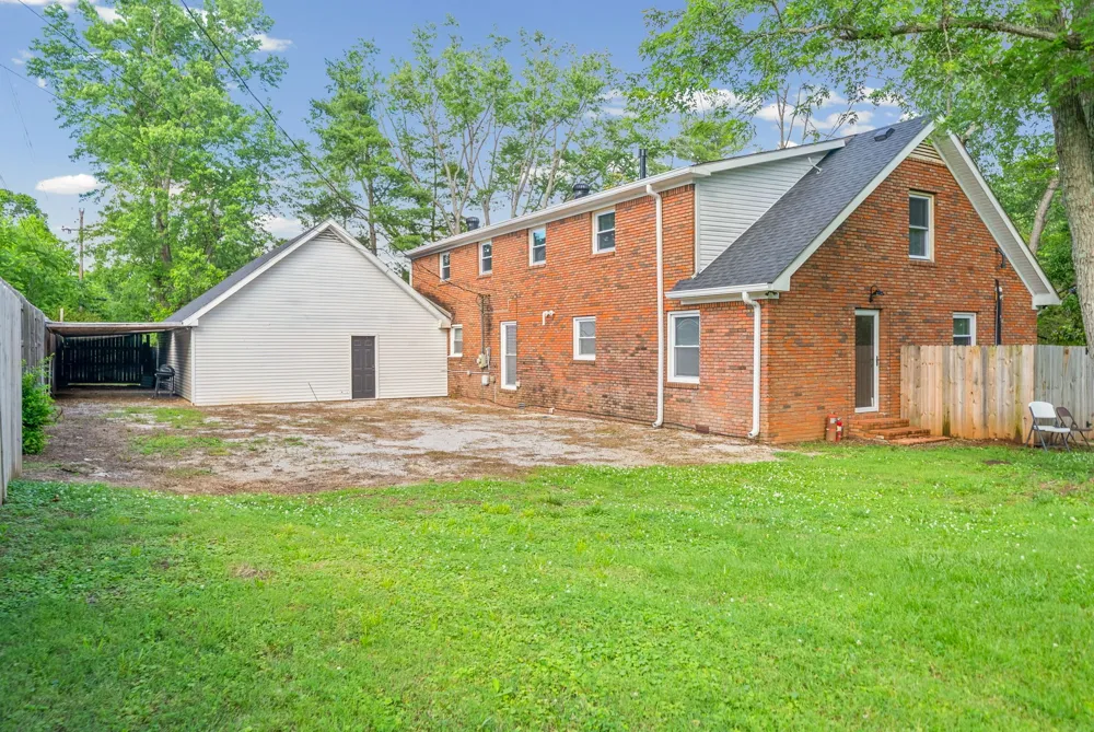 635 Country Club Ln Hopkinsville, KY 42240