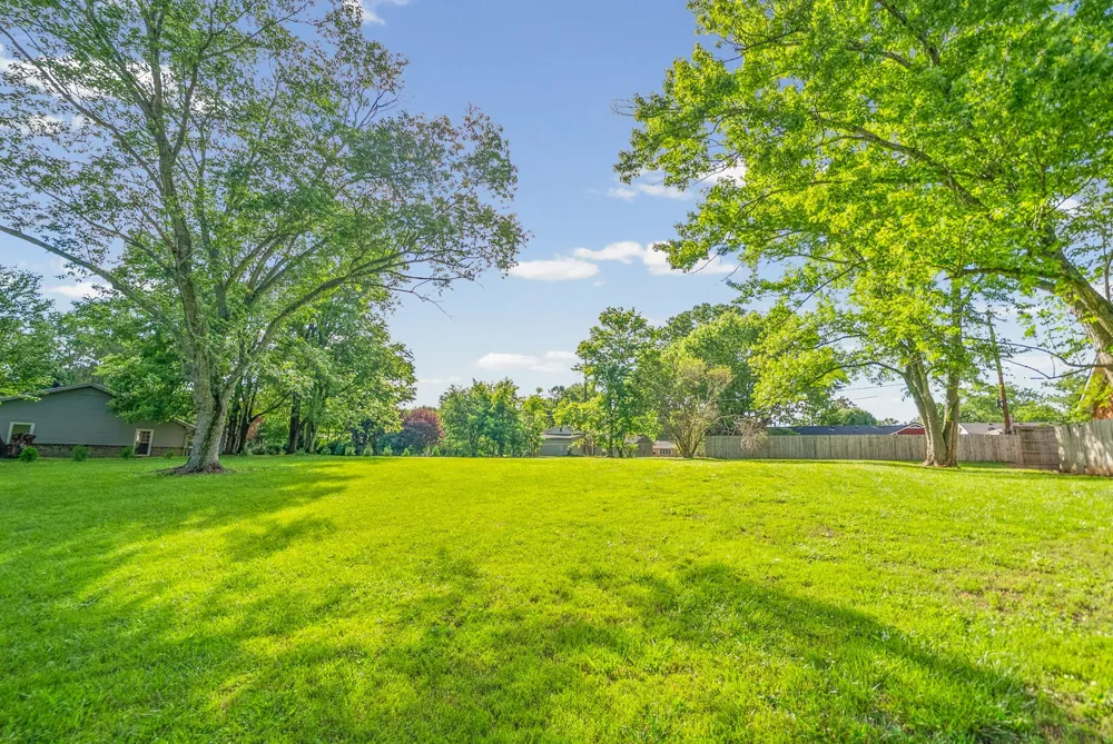 635 Country Club Ln Hopkinsville, KY 42240