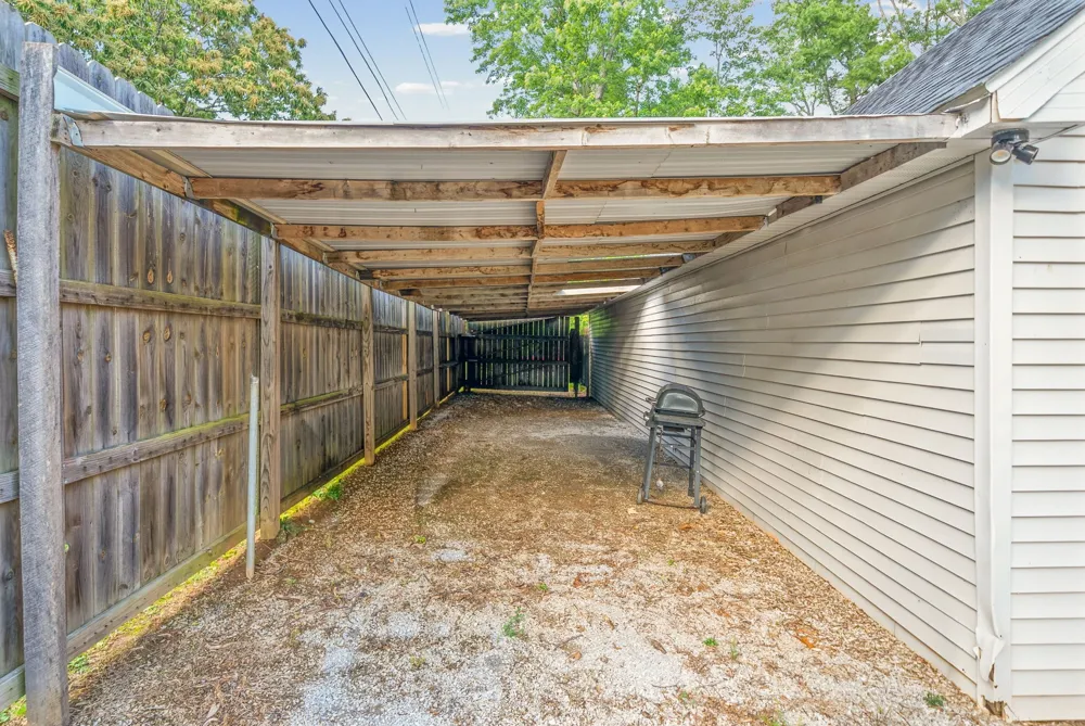 635 Country Club Ln Hopkinsville, KY 42240