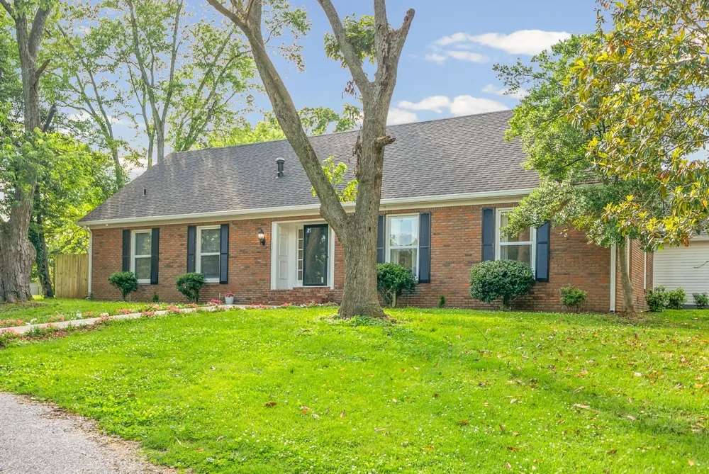 635 Country Club Ln Hopkinsville, KY 42240