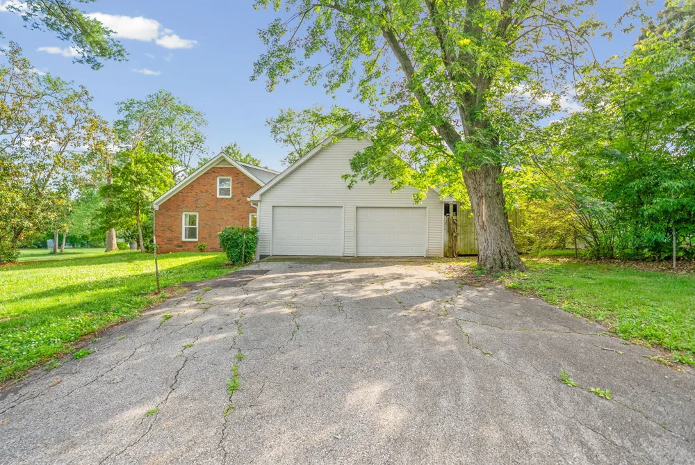 635 Country Club Ln Hopkinsville, KY 42240