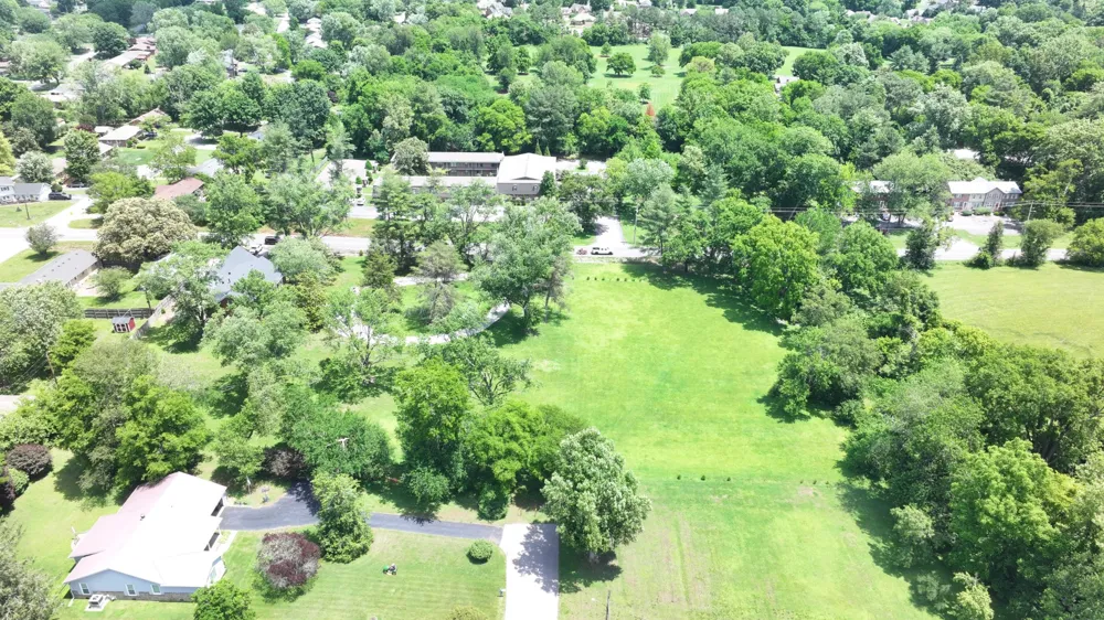 635 Country Club Ln Hopkinsville, KY 42240
