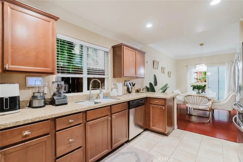 13714 Deane Lane Sylmar, CA 91342