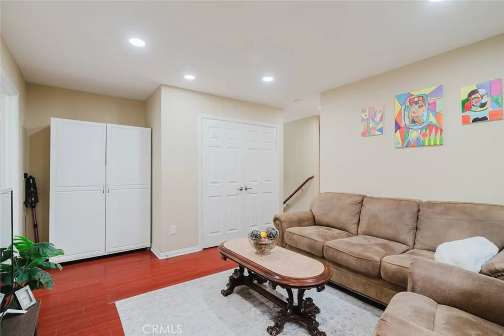 13714 Deane Lane Sylmar, CA 91342