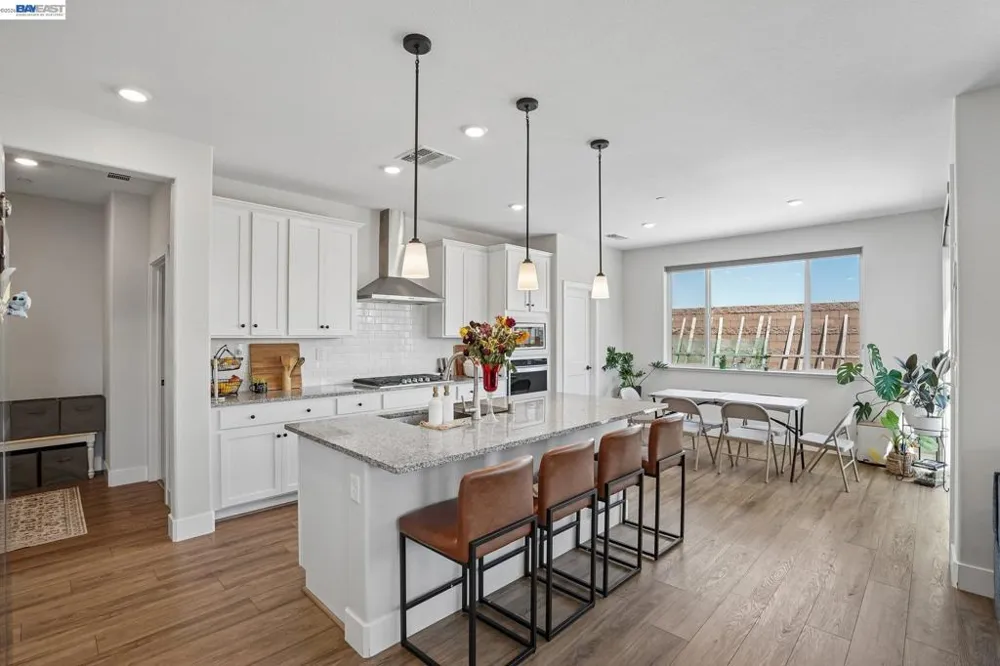 4013 Mirecourt cir Rancho Cordova, CA 95742