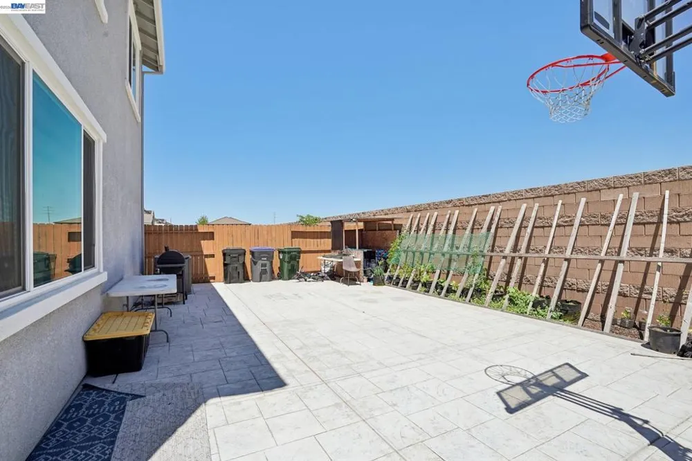 4013 Mirecourt cir Rancho Cordova, CA 95742