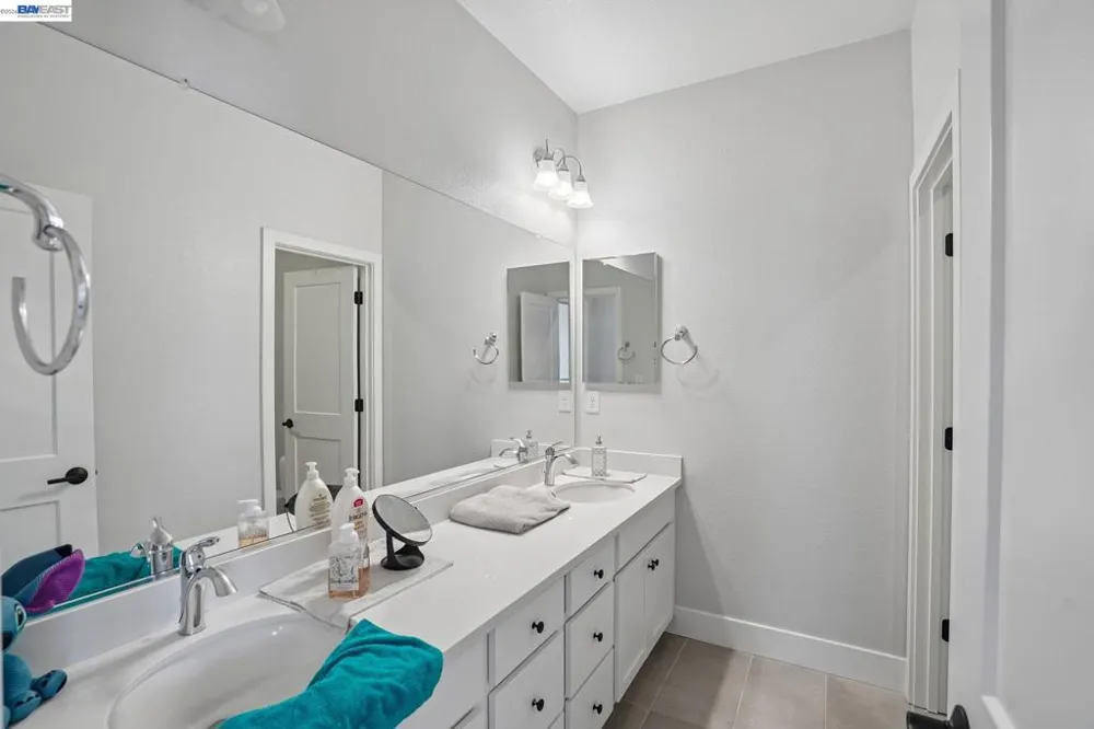 4013 Mirecourt cir Rancho Cordova, CA 95742