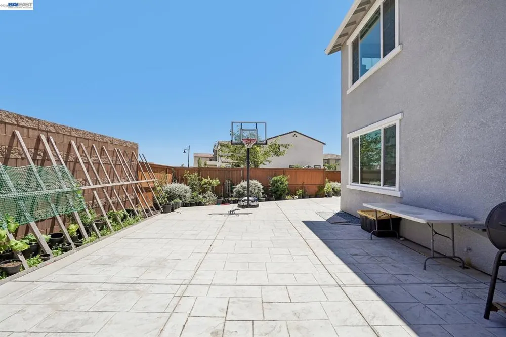 4013 Mirecourt cir Rancho Cordova, CA 95742