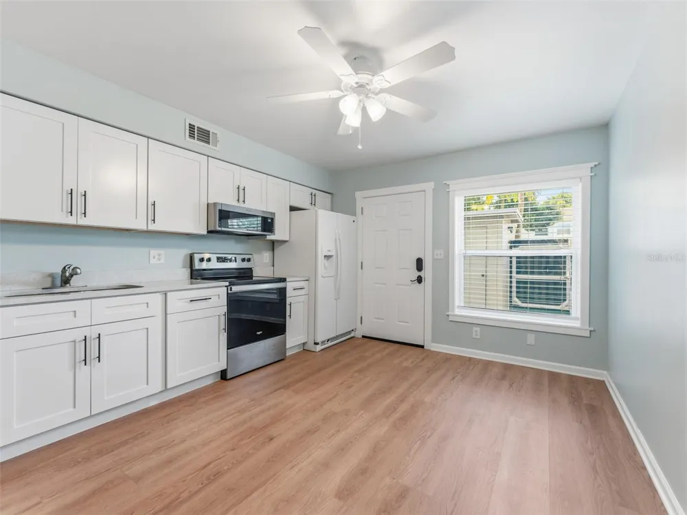 4233 LA SORRENTO COURT Tampa, FL 33611