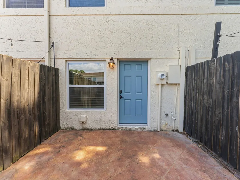 4233 LA SORRENTO COURT Tampa, FL 33611