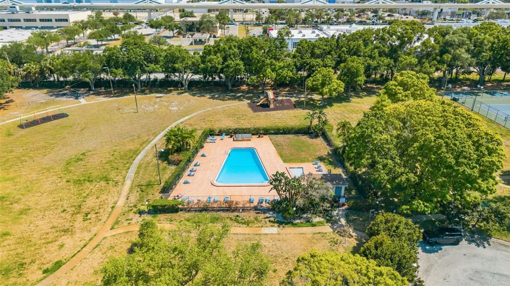 4233 LA SORRENTO COURT Tampa, FL 33611